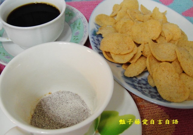 茶點零食＆綠森林米奇熊。泰國MANORA蝦餅+越南G7黑咖啡、三合一咖啡【豔子藤美食嚐鮮試吃報告】