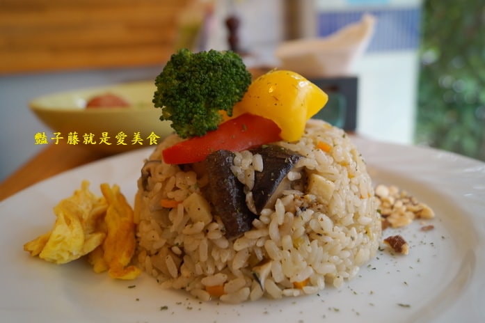 台中北平路美食．加湯專賣好湯．奶油起司焗烤麵包彈好食【豔子藤就是愛美食】