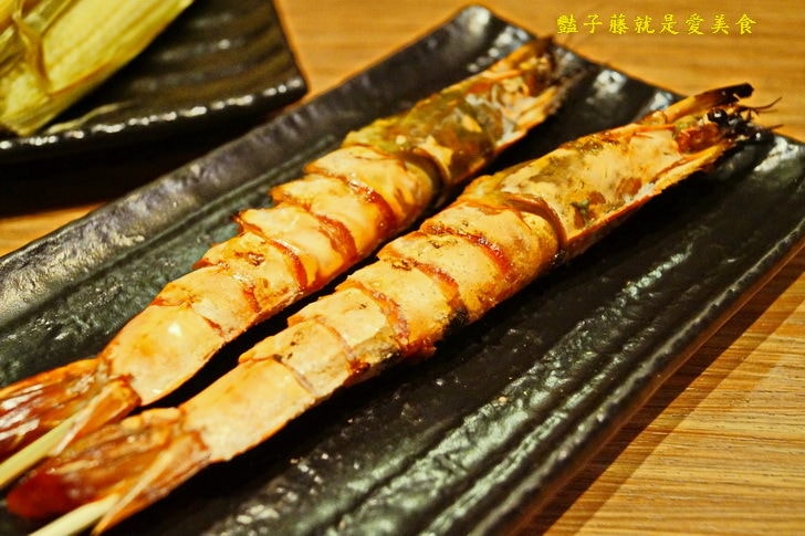 【新竹Moibon炭火串燒】新竹城隍廟美食．隱藏巷弄裡的日式串燒居酒屋．豔子藤美食地圖