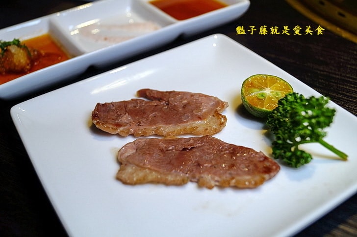 【Nikuniku肉肉燒肉五權西店】台中燒肉.1680豚肉雙人套餐.伊比利豬.松阪豬.海鮮干貝大草蝦.北谷櫻桃鴨幸福饗宴