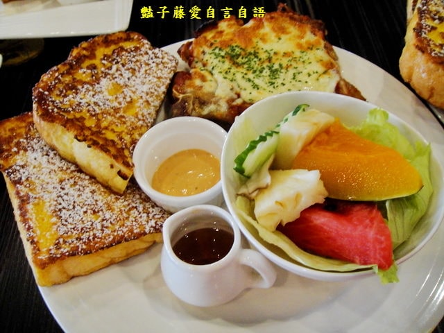 鯊魚咬吐司．墨西哥丁骨厚切豬排豪邁咬一口【豔子藤就是愛美食】