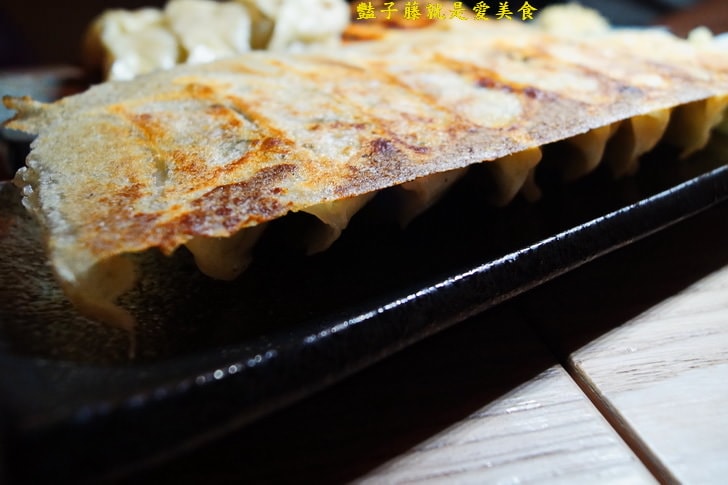有喜屋日式煎餃．居酒屋專賣餃子．全台最酷餃子店【豔子藤就是愛美食】