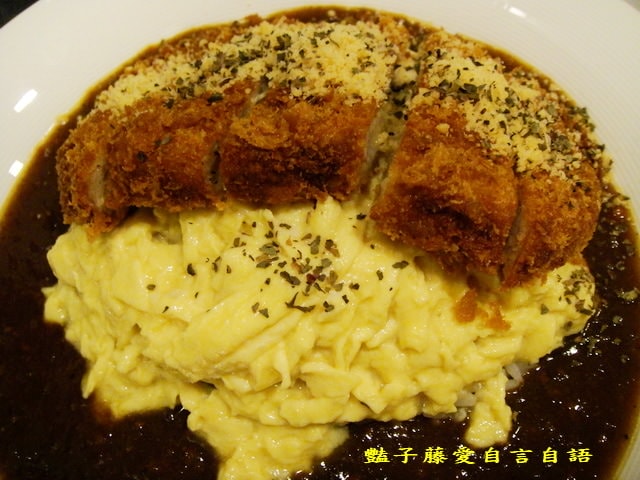 Demi House日式洋食館．超強手工漢堡排+起司豬排咖哩蛋包飯【豔子藤就是愛美食】