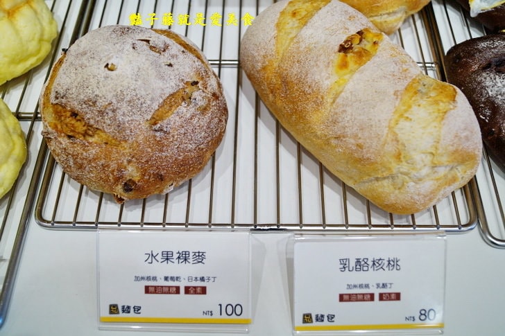 【品麵包】台中吐司專賣店.早晨六點半.中部最早出爐的完熟吐司.愛上吐司.50種吐司.日系歐式麵包細細品味