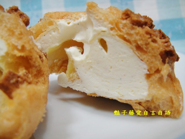甜食糕點＆克朗奇手作爽脆泡芙。現吃現灌好吃又好玩【豔子藤美食嚐鮮試吃報告】