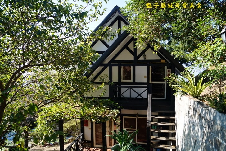 【清境茲心園山莊】南投住宿旅遊．湖光山色．落日餘暉．清境民宿雲霧飄渺．許自己一個放空悠閒的假期