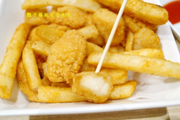 【光蠟樹喫茶館】酥炸軟殼蟹日式人氣招牌．壽喜松阪超下飯料理．香蕉巧克力冰淇淋金磚好吃到不行