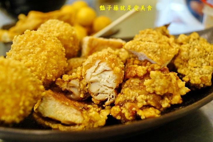 【台香麻辣大腸蚵仔麵線】台中西屯30年代傳統小吃.祖傳藥燉排骨.地瓜碰芋圓.古早味冬瓜茶配香雞排花枝丸
