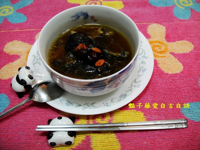 豔家廚房＆薑母烏骨雞湯。冬季滋補好湯簡單料理【豔子藤就是愛美食】