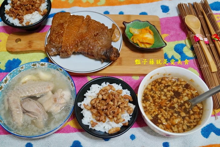 【擺擺桌】幸福在家吃飯．擺一桌美味家常料理．蠔油厚雞腿排．香滷肉燥．蒜頭燉雞湯的幸福飯桌