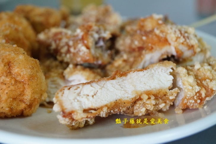 【台中麻辣大腸麵線】廣三SOGO旁巷弄小吃美食．３０年老店排隊人氣在地小吃．豔子藤台中美食地圖
