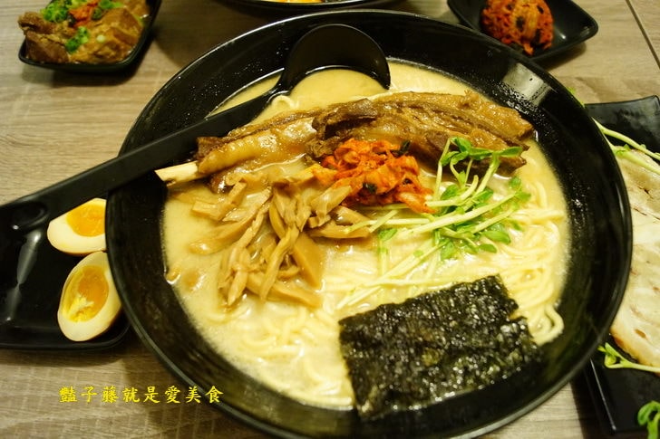 【赤坂拉麵】台中好吃拉麵.日式肋排拉麵豪邁吃.日本電視冠軍拉麵.逢甲文華道店.說好的地獄麻辣拉麵超過癮