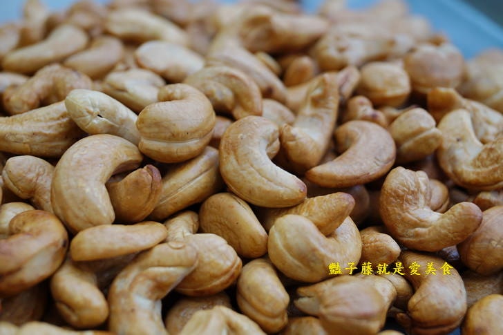 【夯伯燒烤萬用爐】360度自動旋轉炭火烤肉爐．翻轉吧！輕鬆烤全雞．豔子藤就是愛美食