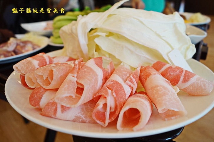 【蒸龍宴】台中大雅美食海鮮餐廳.秋蟹肥美.波士頓龍蝦鮮甜彈牙.精華粥底人間美味.蒸氣養生海鮮館.蒸食好料理