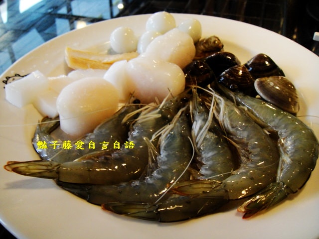 台中鍋物料理＆小蒙牛頂級麻辣養生鍋。杯裝哈根達斯吃到飽【豔子藤就是愛美食】登上聯合新聞網首頁