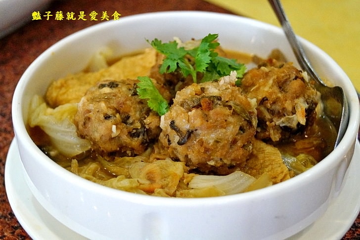 【大祥海鮮屋】台灣美食道地客家菜.台中西屯區美食.客家盆菜很經典.梅干扣肉與魚脯燜豆腐好吃又下飯