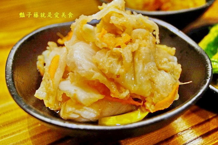 【焱鬼鍋燒專門店】嘉義火車站美食.焱鬼傳說唐揚雞和自製泡菜很厲害.仁愛二番店.豔子藤美食地圖