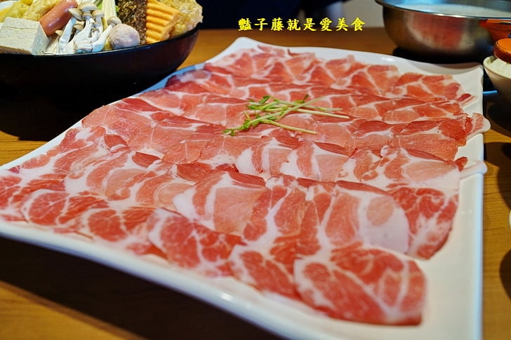 【肉多多火鍋】台中暴龍級火鍋第一品牌.挑戰肉食主義者大胃王.噶瑪蘭盤克夏優選豚美味意難忘／豔子藤