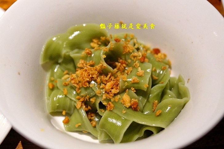 【八豆食府精緻鍋物】員外家裡的花田喜彘真是吃紅蘿蔔長大的豬.澳洲9級和牛鮮嫩汁多.鍋物湯底慢燉雞湯