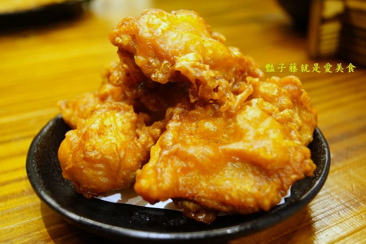 【焱鬼鍋燒專門店】嘉義火車站美食.焱鬼傳說唐揚雞和自製泡菜很厲害.仁愛二番店.豔子藤美食地圖