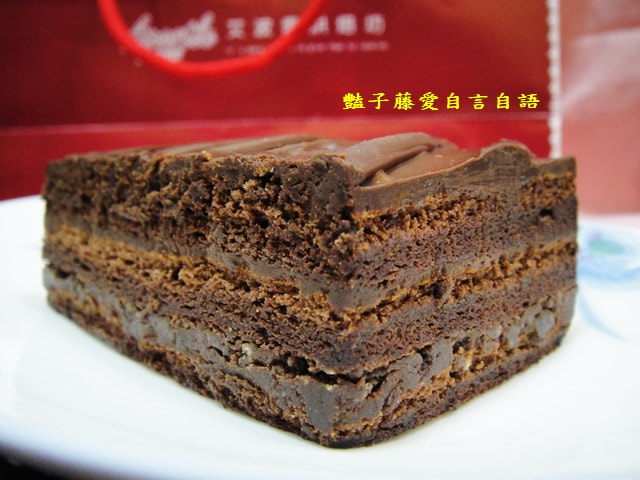 甜食糕點＆艾波索烘焙坊。魔術黑金磚巧克力的濃情蜜意【豔子藤美食嚐鮮試吃報告】(感謝推薦～登上愛合購精選文章)