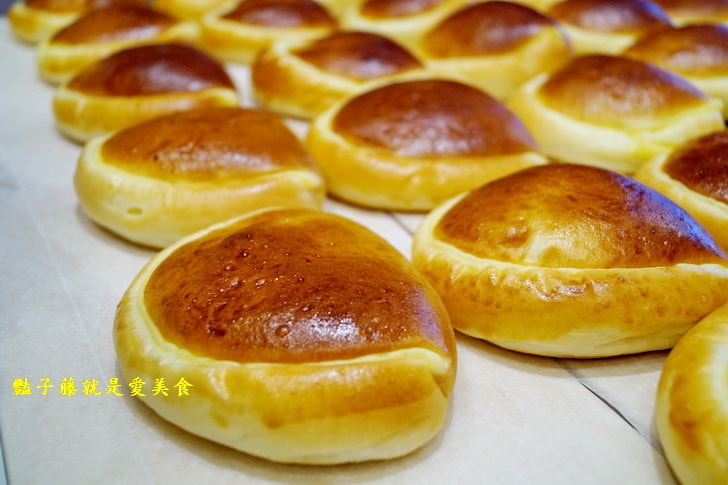 【品麵包】台中吐司專賣店.早晨六點半.中部最早出爐的完熟吐司.愛上吐司.50種吐司.日系歐式麵包細細品味