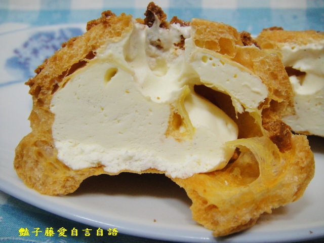 甜食糕點＆克朗奇手作爽脆泡芙。現吃現灌好吃又好玩【豔子藤美食嚐鮮試吃報告】