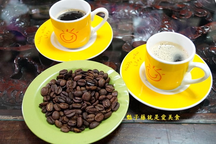 【台灣咖啡．南鄉咖啡園】南投中寮愛妻咖啡．無師自通的咖啡園主．鵝鵝鵝曲項向天歌．鵝群守護的咖啡園