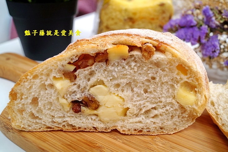 【品麵包】台中吐司專賣店.早晨六點半.中部最早出爐的完熟吐司.愛上吐司.50種吐司.日系歐式麵包細細品味