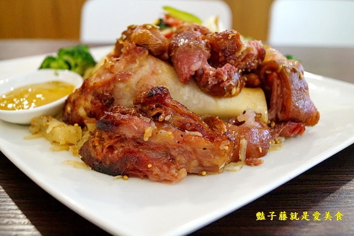 【Casamia義式餐廳】新竹異國美食．德國豬腳雙人套餐飽足又滿足．溫馨小館的美味幸福時光