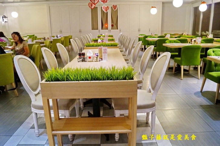 【台中梨子咖啡館】臺中音樂美食餐廳.碳烤頂級肋眼牛排.酥烤德國豬腳.關東風壽喜燒.崇德店得饗主宴