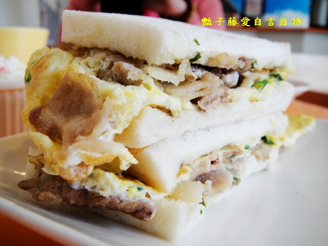 台中早午餐天味早餐。豆漿紅茶和雪花肉蛋餅的絕佳組合【豔子藤就是愛美食】登上聯合新聞網首頁
