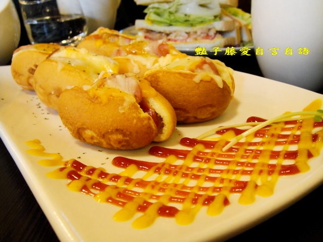 焗烤德式腸雞蛋糕大推．大坡咖啡館【豔子藤就是愛美食】