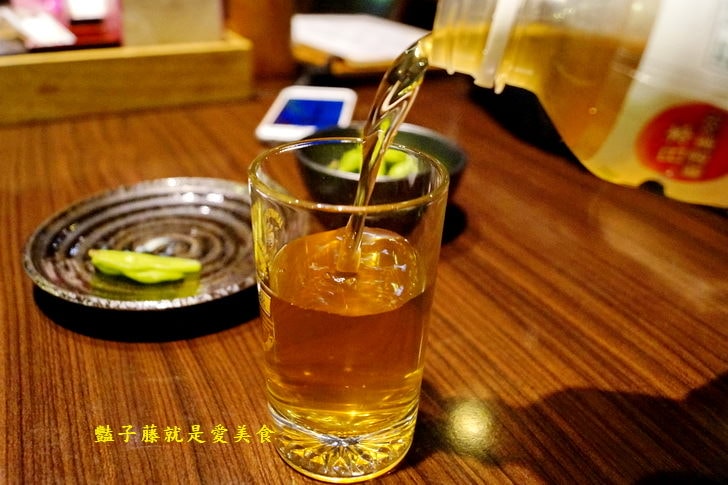 【新竹城隍廟美食】新竹Moibon炭火串燒．日式居酒屋也有好吃的美式炭烤沙朗牛排．甜點日式烤麻糬燒完美必點
