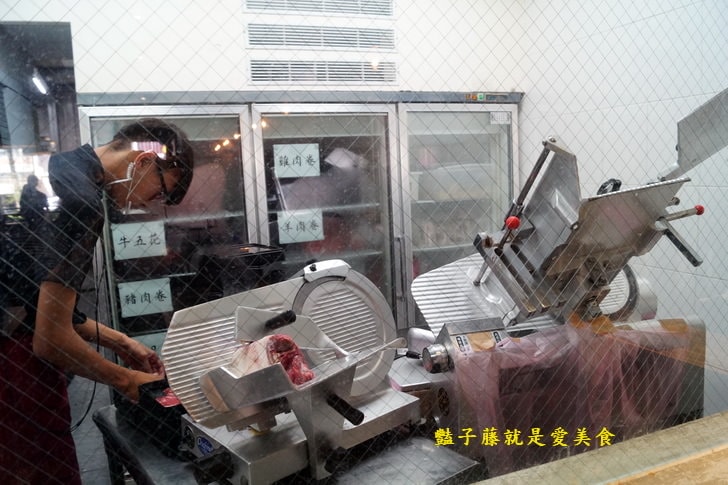 【紙鶴壽喜燒】中科壽喜燒吃到飽.西屯鍋物.壽喜昆布鴛鴦鍋.安格斯霜降牛和牛五花吃得過癮