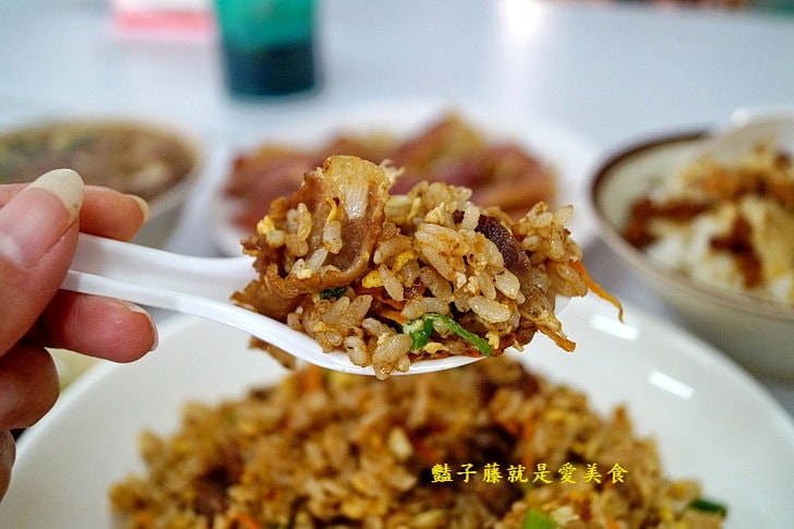 【大雅正統魷魚羹羊肉羮】台中大雅在地小吃．食尚玩家報導台灣小吃．羊肉炒飯與魷魚羹和肉角飯是人氣招牌