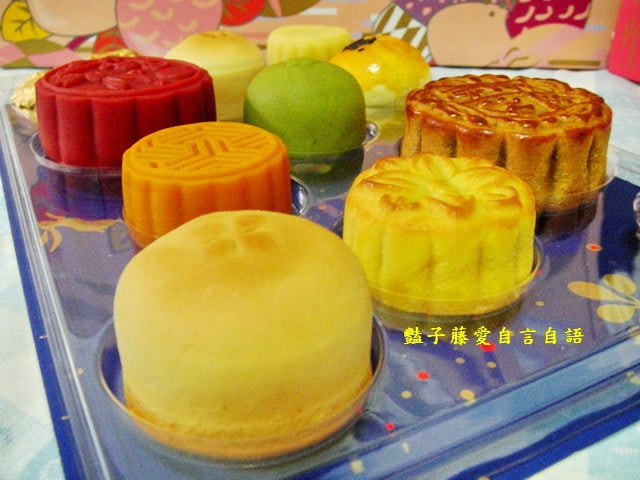 星球月餅之美味探險。2013金格采吟月中秋禮盒【豔子藤美食嚐鮮試吃報告】