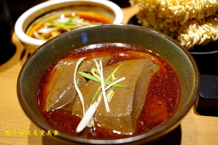 【鬼椒一番鍋】新竹火鍋美食.鬼椒麻辣霜降牛肉鍋.吃香又喝辣.鬼椒必點特色鍋.肉骨茶小排鍋.豬腩排入味好吃