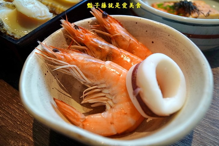 【鮨樂海鮮市場】台中日式超市.海裡游的陸上跑的都在海陸火鍋.粥底精華鮮味雜炊怎麼就這麼好吃啊