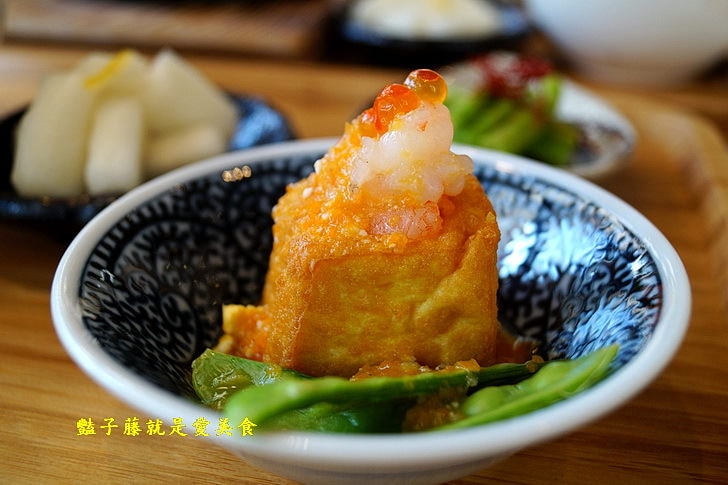 【小樂圓和洋餐食】台中親子餐廳.關東煮與牛小排和風壽喜鍋.庭院大沙池.旋轉透明溜滑梯.好吃好玩