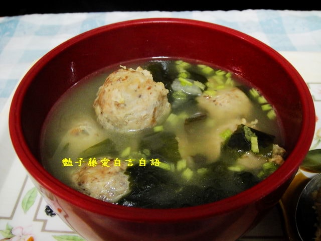 煲炖湯品＆活叻小丸子。三鮮貢丸+芋頭貢丸+泡菜貢丸爆汁超好吃【豔子藤美食嚐鮮試吃報告】