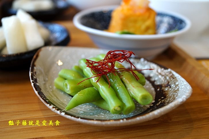 【小樂圓和洋餐食】台中親子餐廳.關東煮與牛小排和風壽喜鍋.庭院大沙池.旋轉透明溜滑梯.好吃好玩