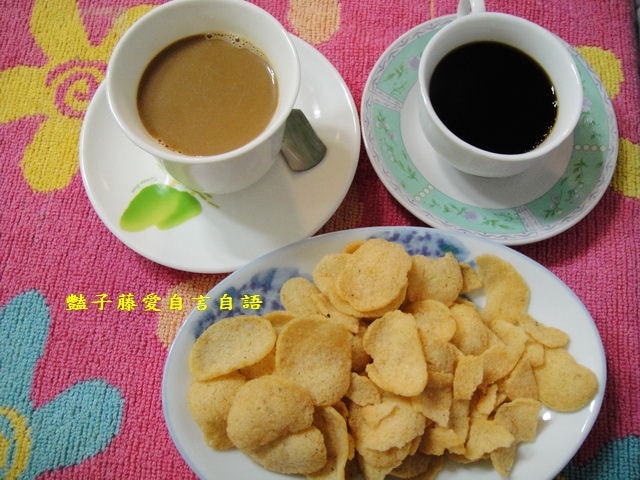 茶點零食＆綠森林米奇熊。泰國MANORA蝦餅+越南G7黑咖啡、三合一咖啡【豔子藤美食嚐鮮試吃報告】