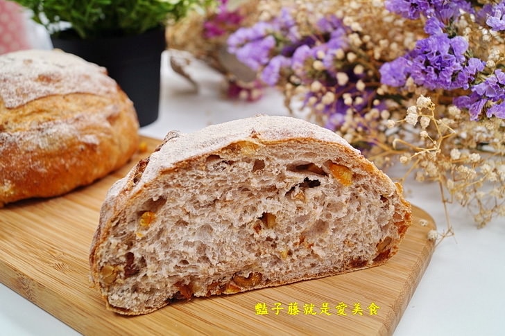 【品麵包】台中吐司專賣店.早晨六點半.中部最早出爐的完熟吐司.愛上吐司.50種吐司.日系歐式麵包細細品味