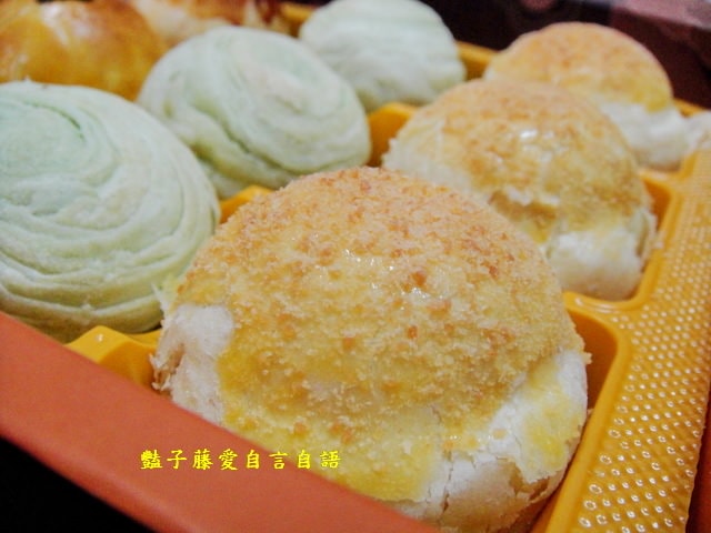 中秋節月餅怎能不吃蛋黃酥．丹尼思烘焙坊【豔子藤就是愛美食】