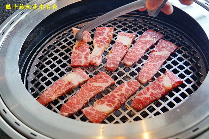 【鮨樂海鮮市場】台中日式超市.海裡游的陸上跑的都在海陸火鍋.粥底精華鮮味雜炊怎麼就這麼好吃啊